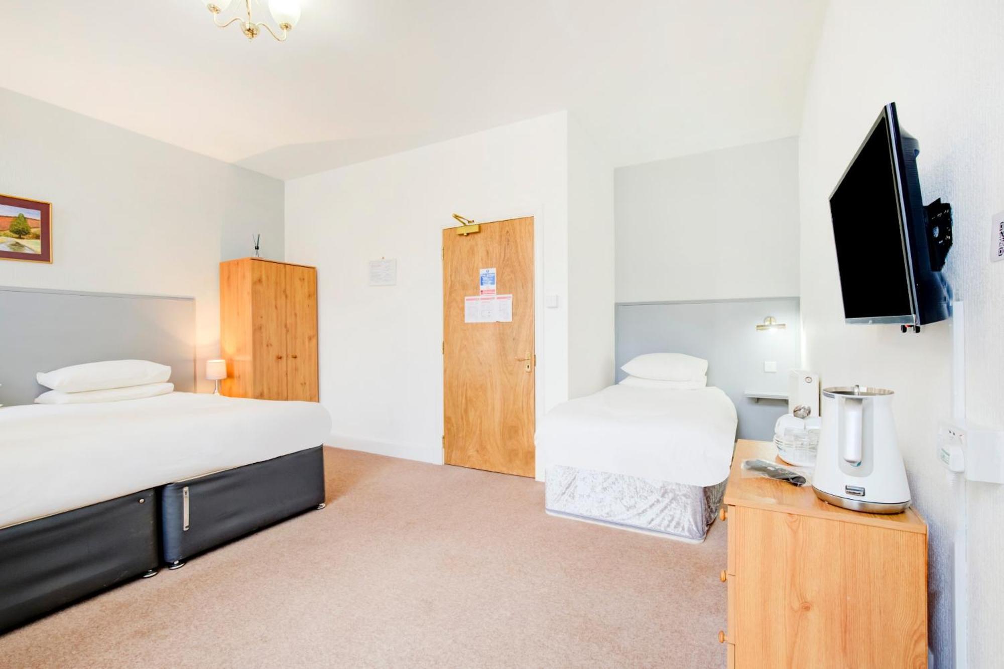 Eastbank Hotel Rothes
