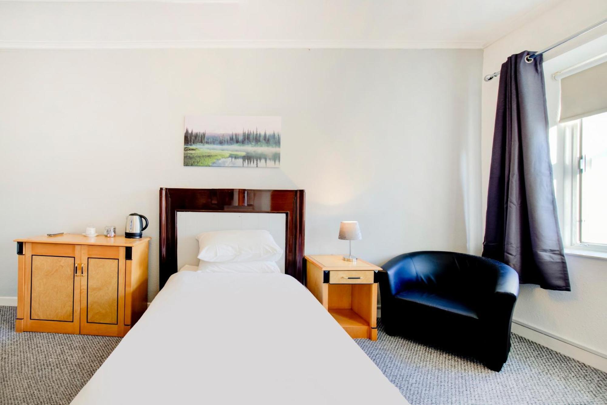 Eastbank Hotel 3*