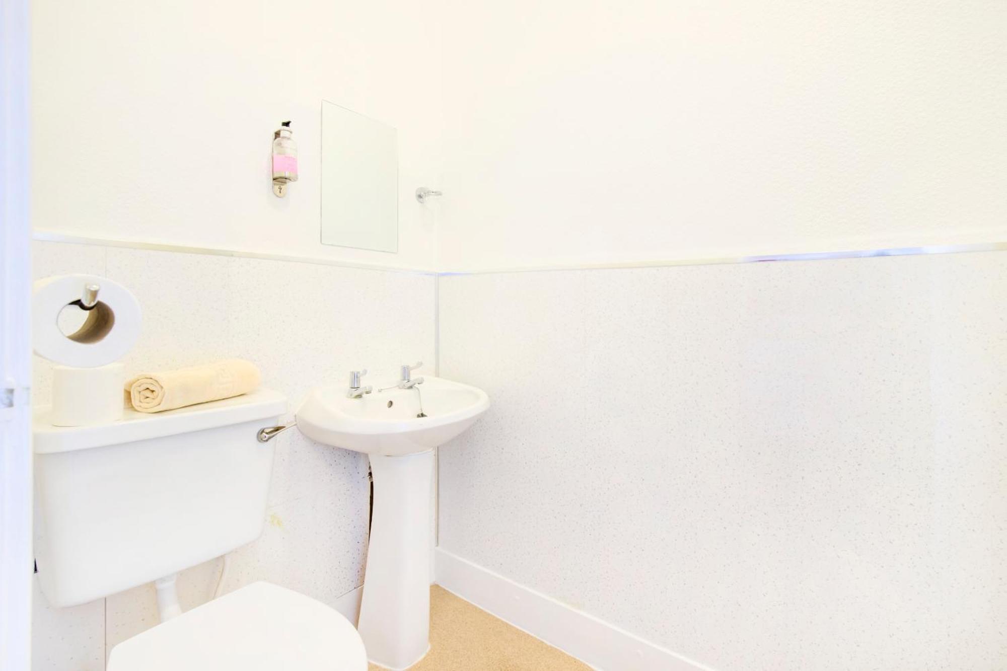 Oyo Eastbank Hotel, Speyside Scotland 3* Rothes
