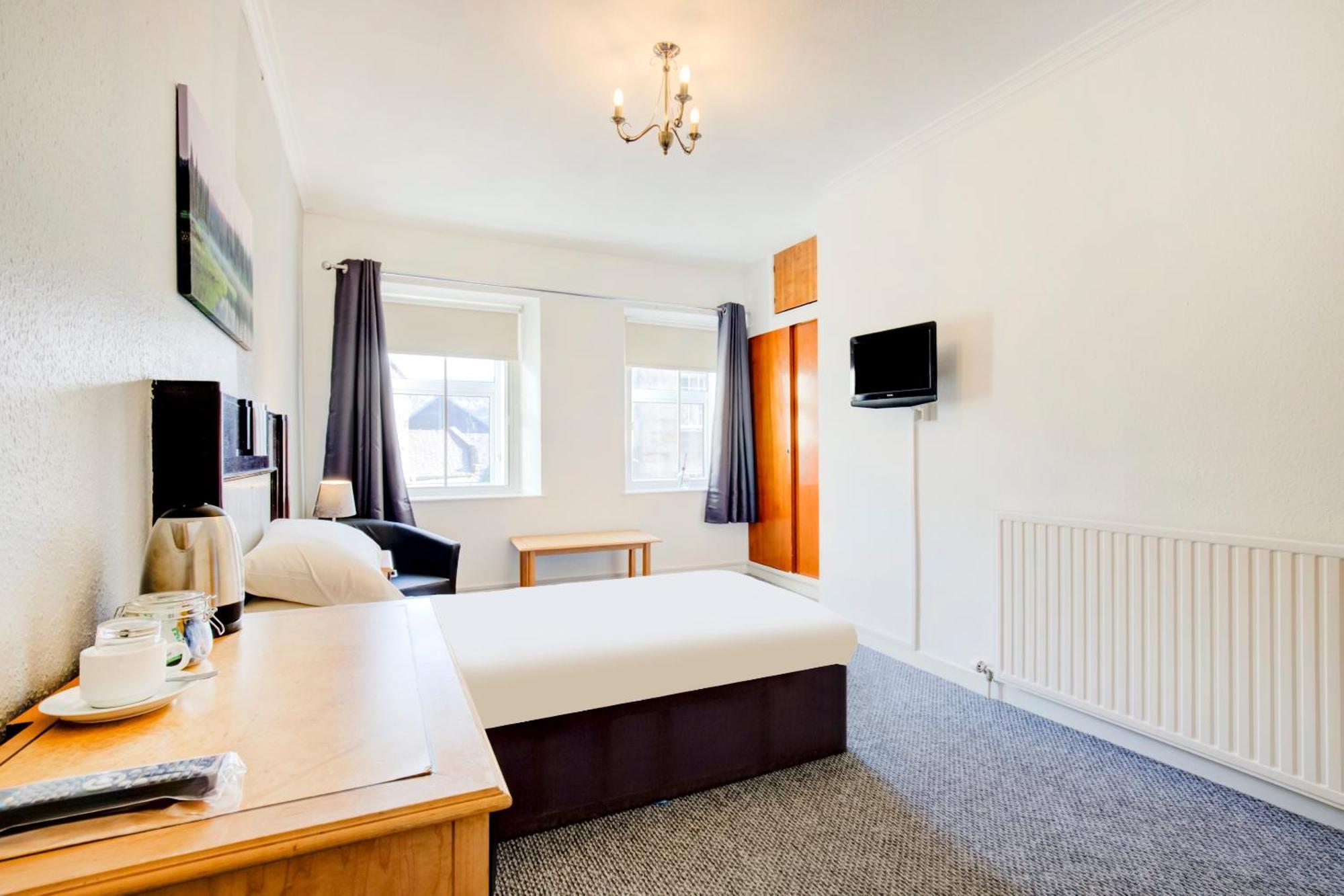 Oyo Eastbank Hotel, Speyside Scotland 3*