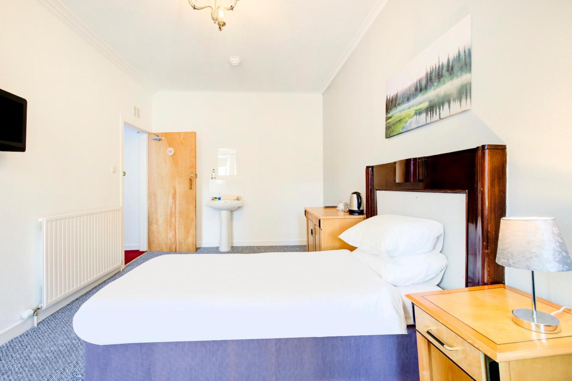 Oyo Eastbank Hotel, Speyside Scotland Hotel