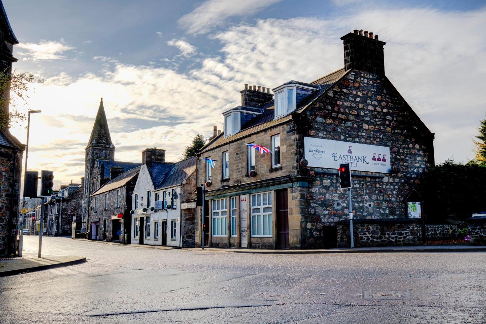 Oyo Eastbank Hotel, Speyside Scotland Hotel 3*